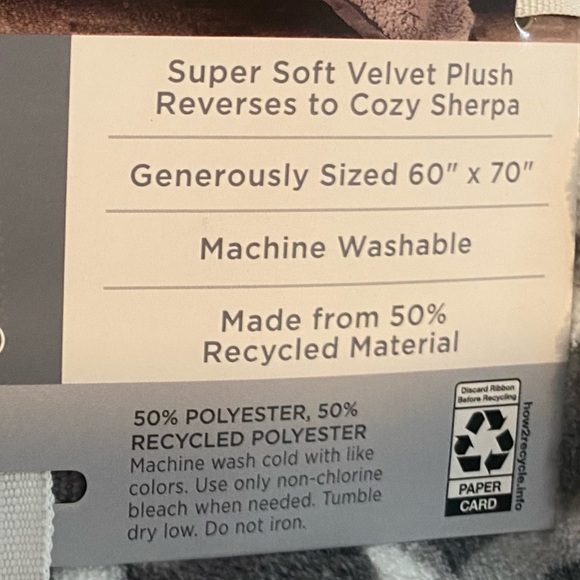 Member's Mark Oversized Plush & Soft Sherpa Throw Blanket, 60" x 70" - Picture 6 of 6